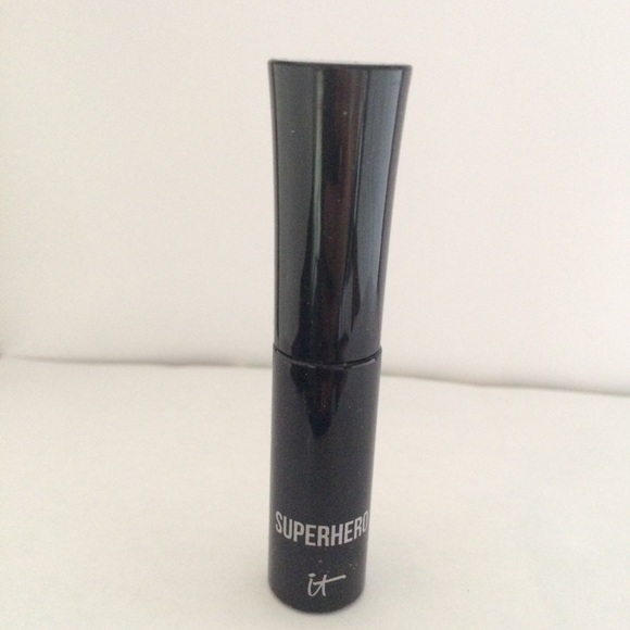 it cosmetics Other - New It Cosmetics Superhero Mascara